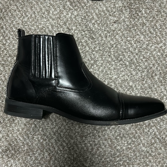 Dress boots size 9 wide - Picture 2 of 5